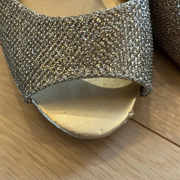 Le Château gold color  rhinestones heels size 6.5 - Picture 4 of 9